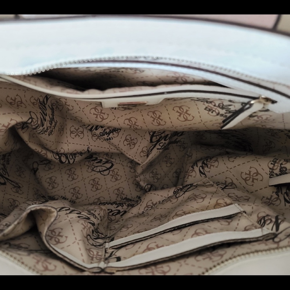Purse - Picture 3 of 3